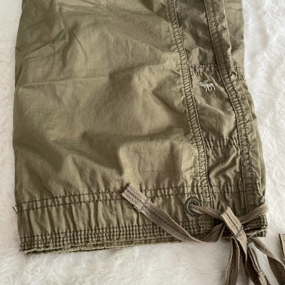 Genuine y2k abercrombie and fitch neutral cargo style shorts size medium - Picture 4 of 4